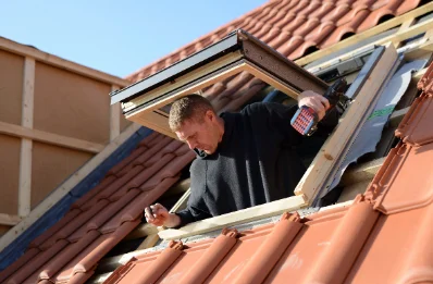 Pose de fenêtres de toit Velux à Maigné